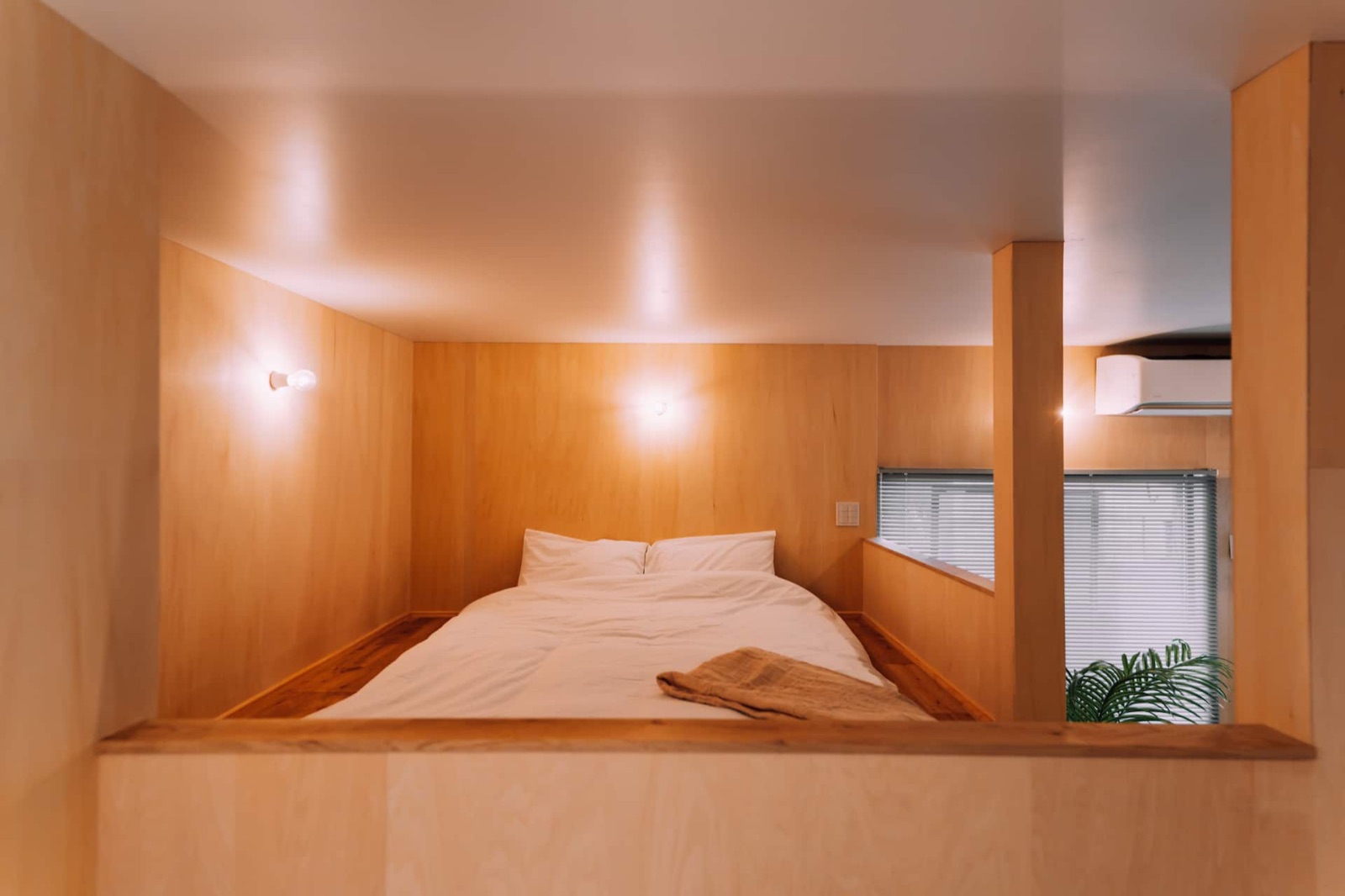 Hidden Playground Kagurazaka — Living and dining space
