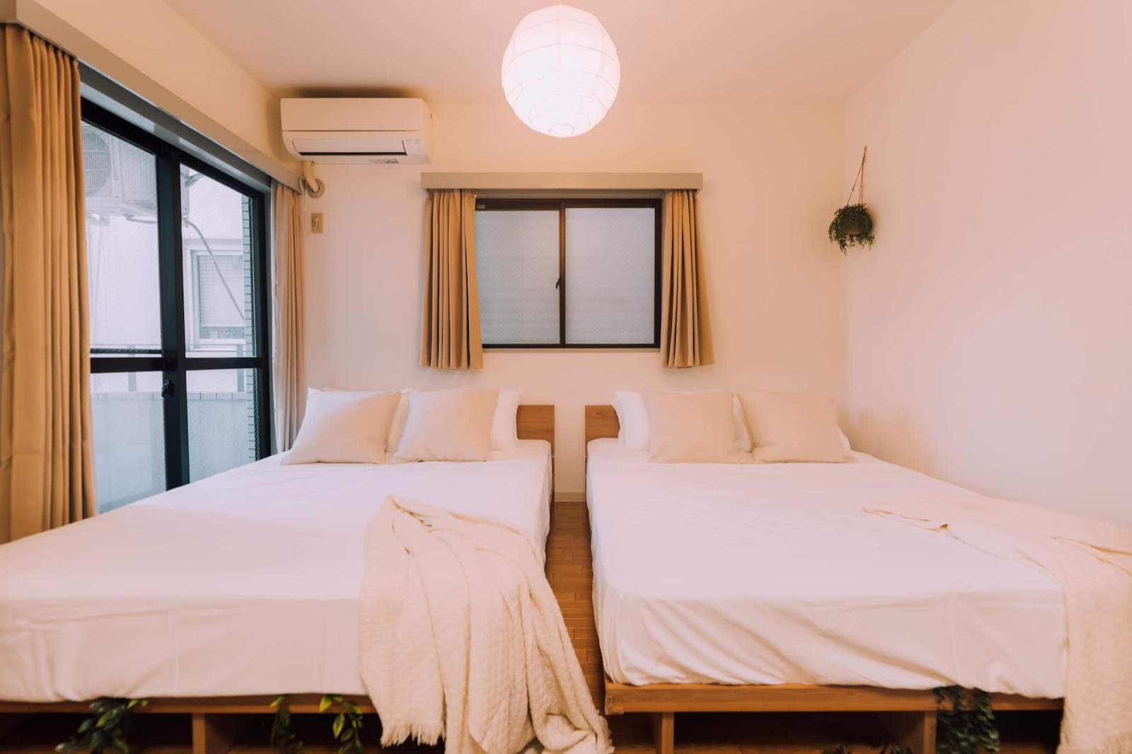 Showa Bloom — Bedroom